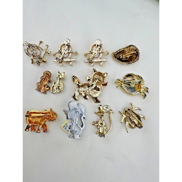 Vintage Brooch Lot Gold Tone Cat Monkey Mouse Elephant Humpty Dumpty Beach - Picture 3 of 6